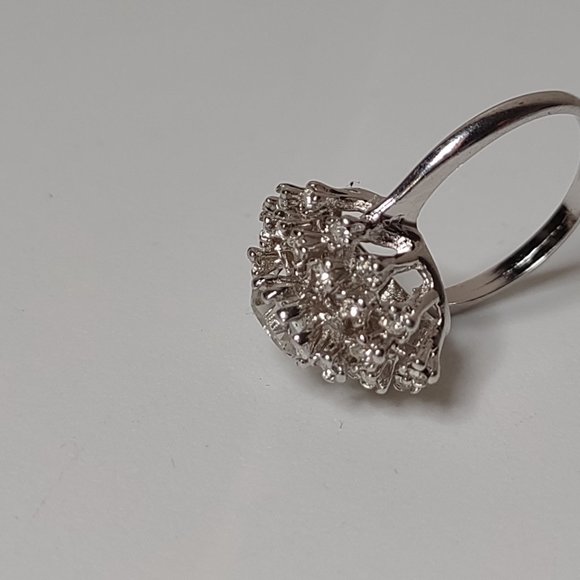 Size 7.75 Pretty Electroplated Ring With Clear Stones - Picture 8 of 10